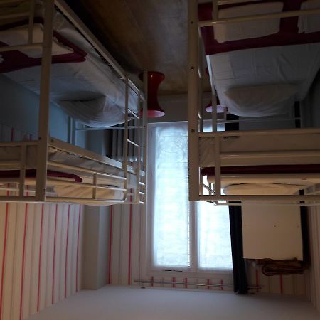 Perfect Hotel&Hostel Parijs Buitenkant foto A typical dormitory room