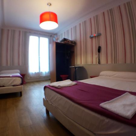 Perfect Hotel&Hostel Parijs Buitenkant foto A room at the hotel