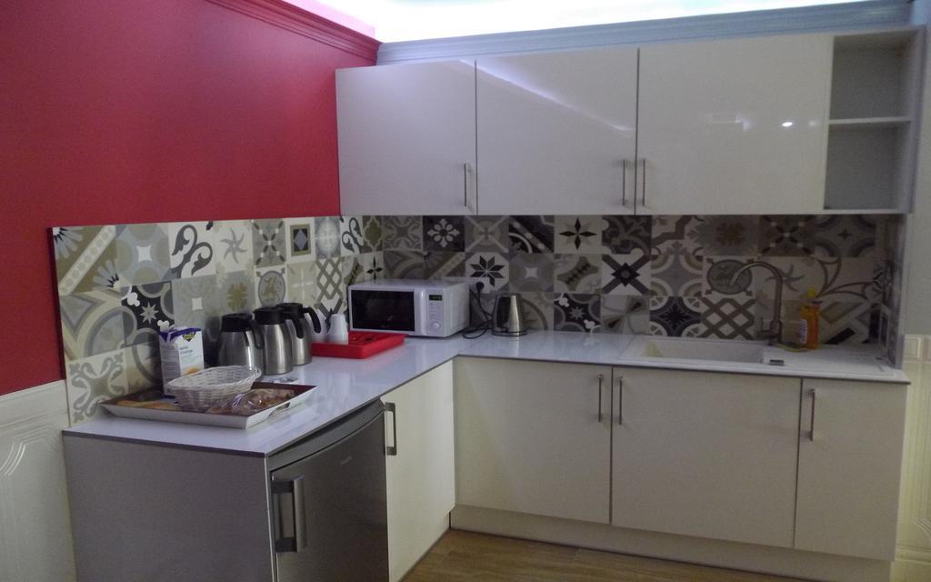 Perfect Hotel&Hostel Parijs Buitenkant foto A typical kitchen