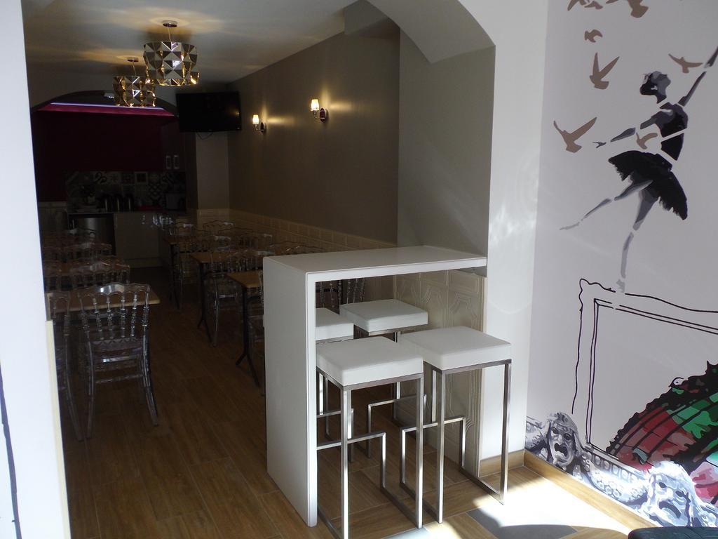 Perfect Hotel&Hostel Parijs Buitenkant foto Interior of the restaurant