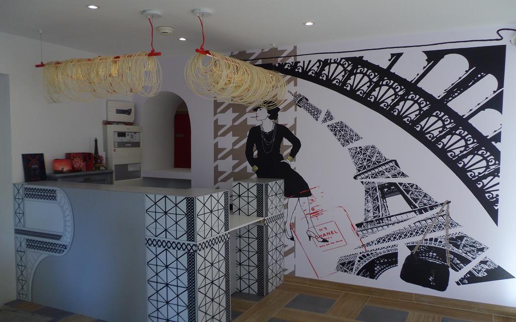 Perfect Hotel&Hostel Parijs Buitenkant foto Interior of the hotel