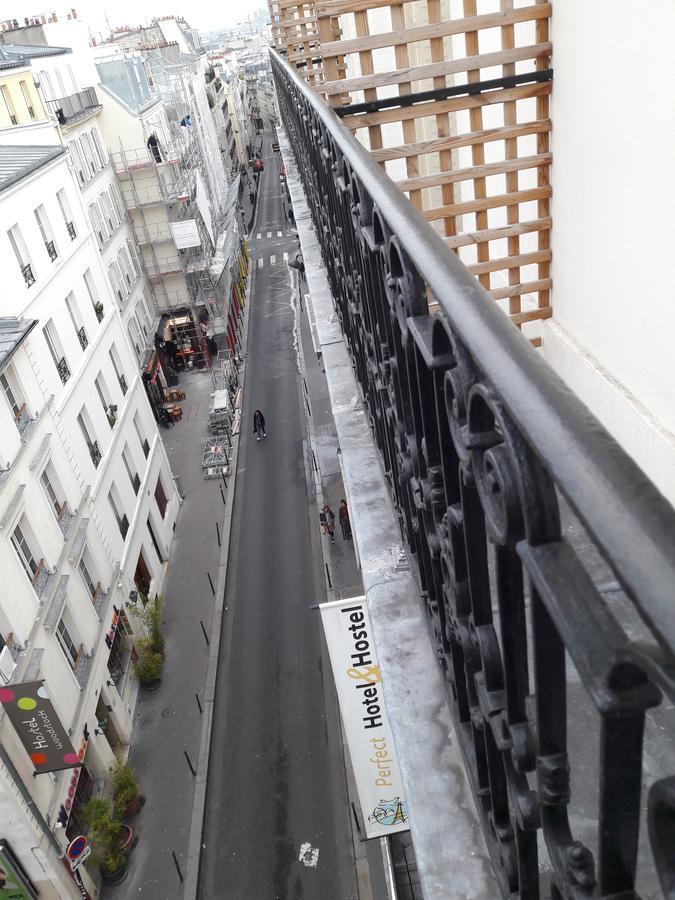 Perfect Hotel&Hostel Parijs Buitenkant foto View of the street from the hotel